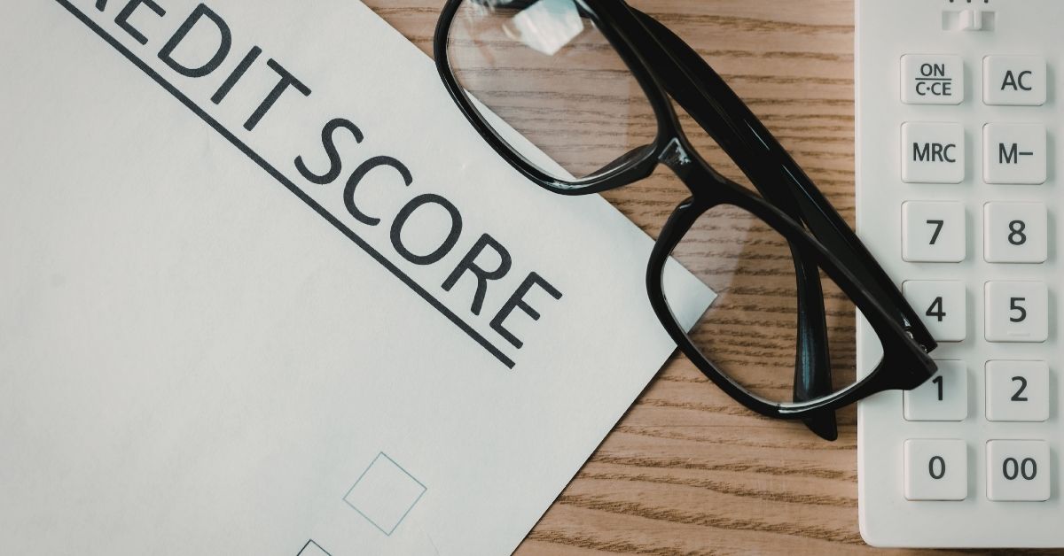 Golpes de ataque a score de crédito: falseando históricos